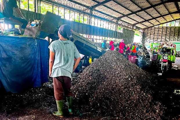Kabupaten Banyumas Menghadapi Masalah Sampah dengan Cara Berbeda