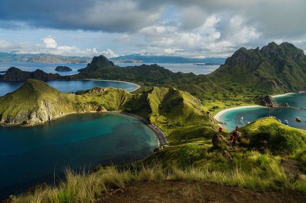 Pulau Padar spot trekking terbaik dengan view epik