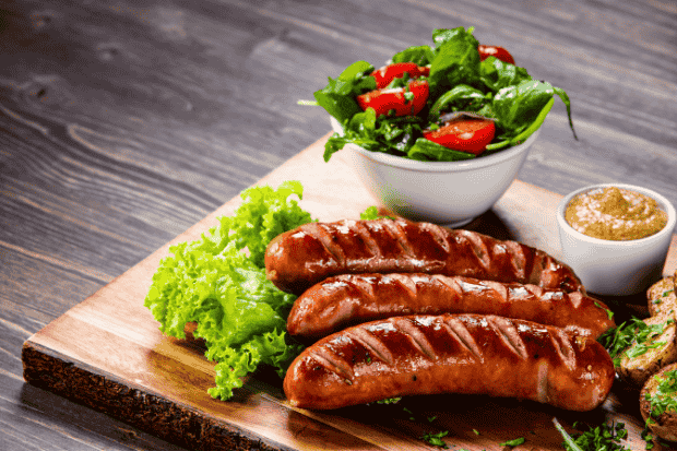 Sosis Bakar sebagai Jajanan Favorit Nongkrong