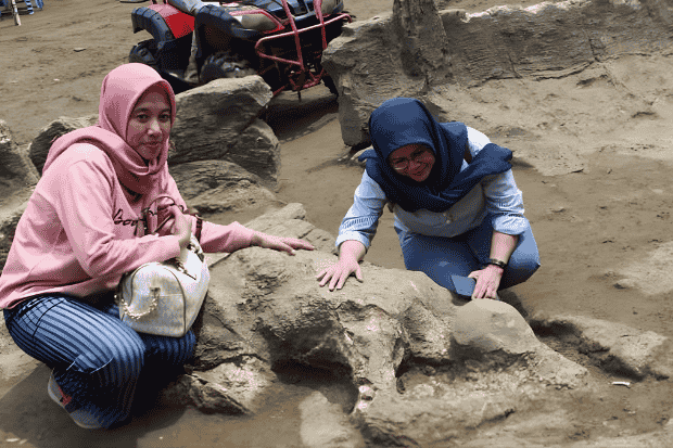 Antara Fakta, Simbol, dan Warisan Budaya