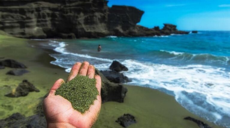 Papakolea Beach, Pantai Pasir Hijau yang Unik
