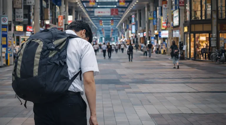 Tas yang Kita Bawa, Beban yang Kita Simpan