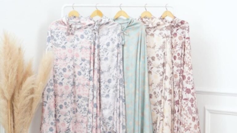 Bisnis Mukena Produksi Rumahan hingga Pasar Digital