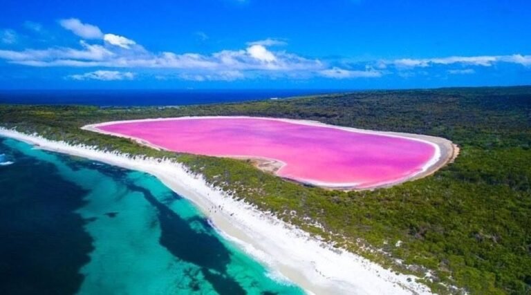 Danau Hillier, Keindahan Pink yang Menyimpan Bahaya